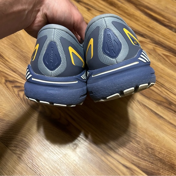 Nike Brooks Adrenaline Gts 23 - Picture 4 of 7